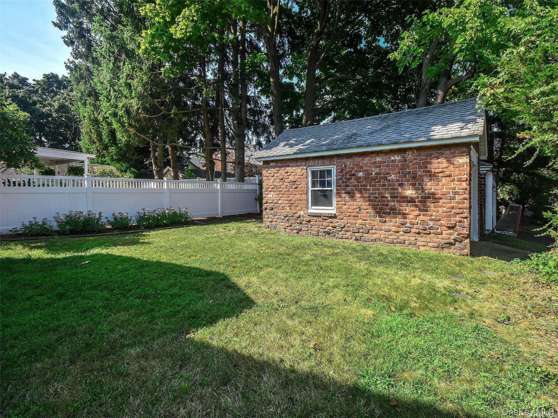 74 Irma Avenue Property Photo 16