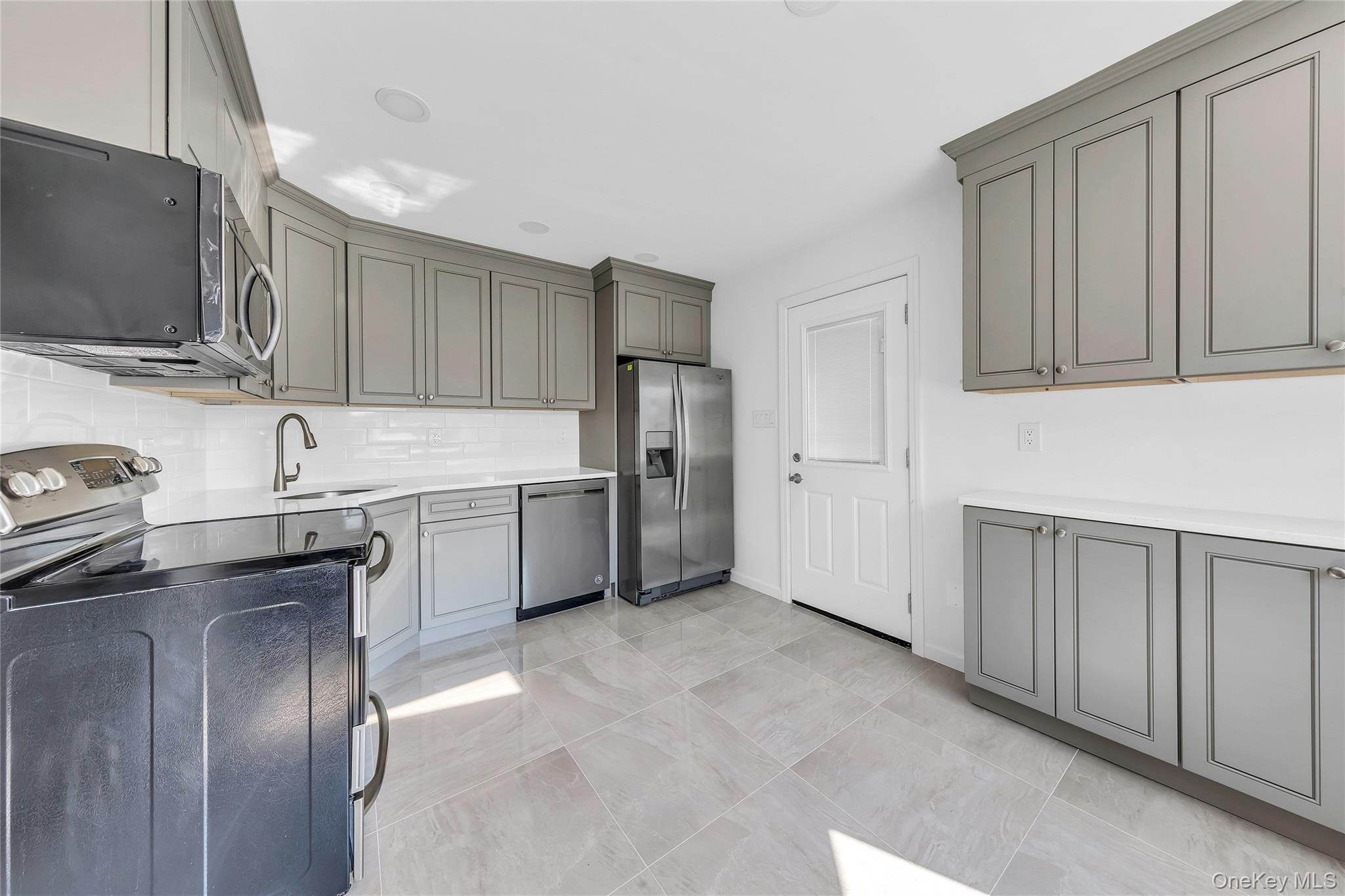 9 Academy Lane Property Photo 4