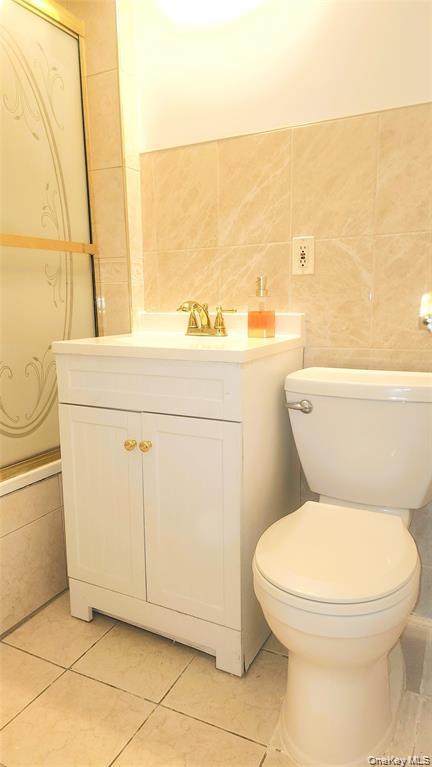 664 Remsen Avenue Property Photo 8