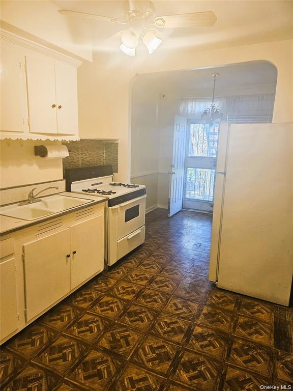664 Remsen Avenue Property Photo 27
