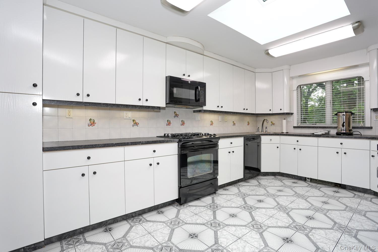 10 Briarcliff Drive Property Photo 8