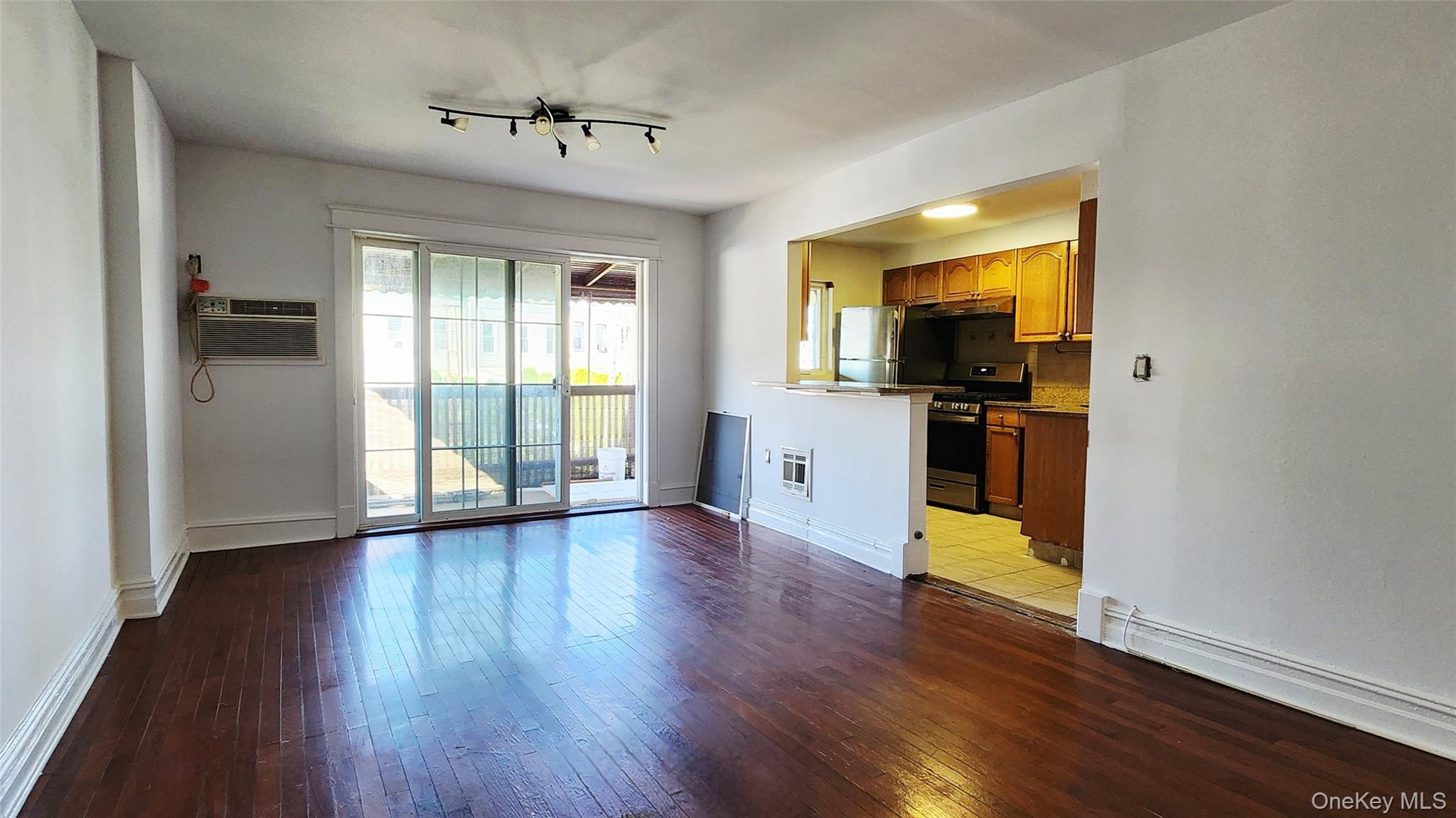 6431 Admiral Avenue Property Photo 12