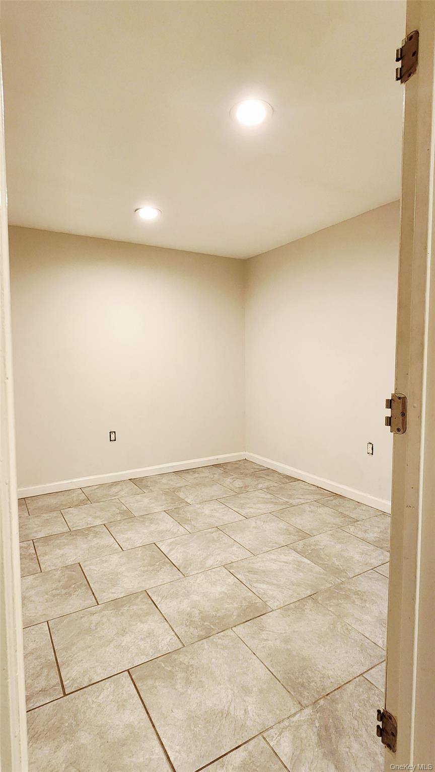6431 Admiral Avenue Property Photo 17