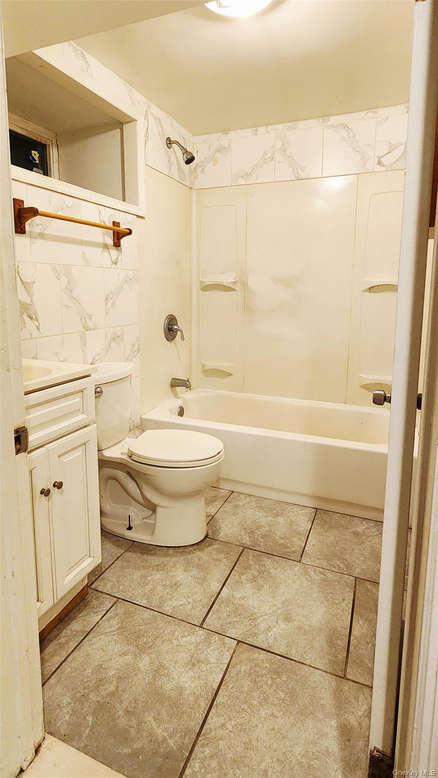 6431 Admiral Avenue Property Photo 19
