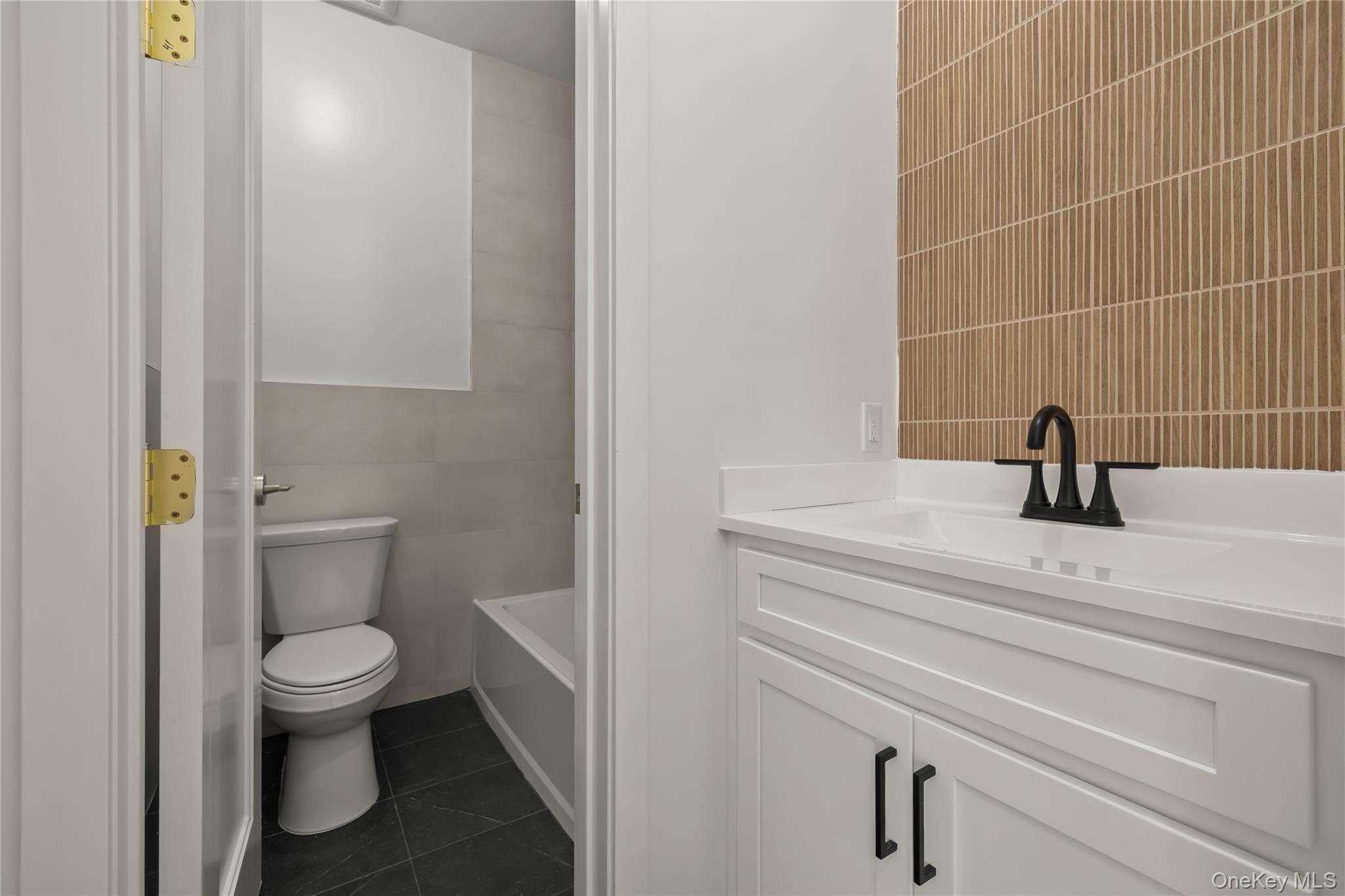 48 Noyes Avenue 201 Property Photo 37