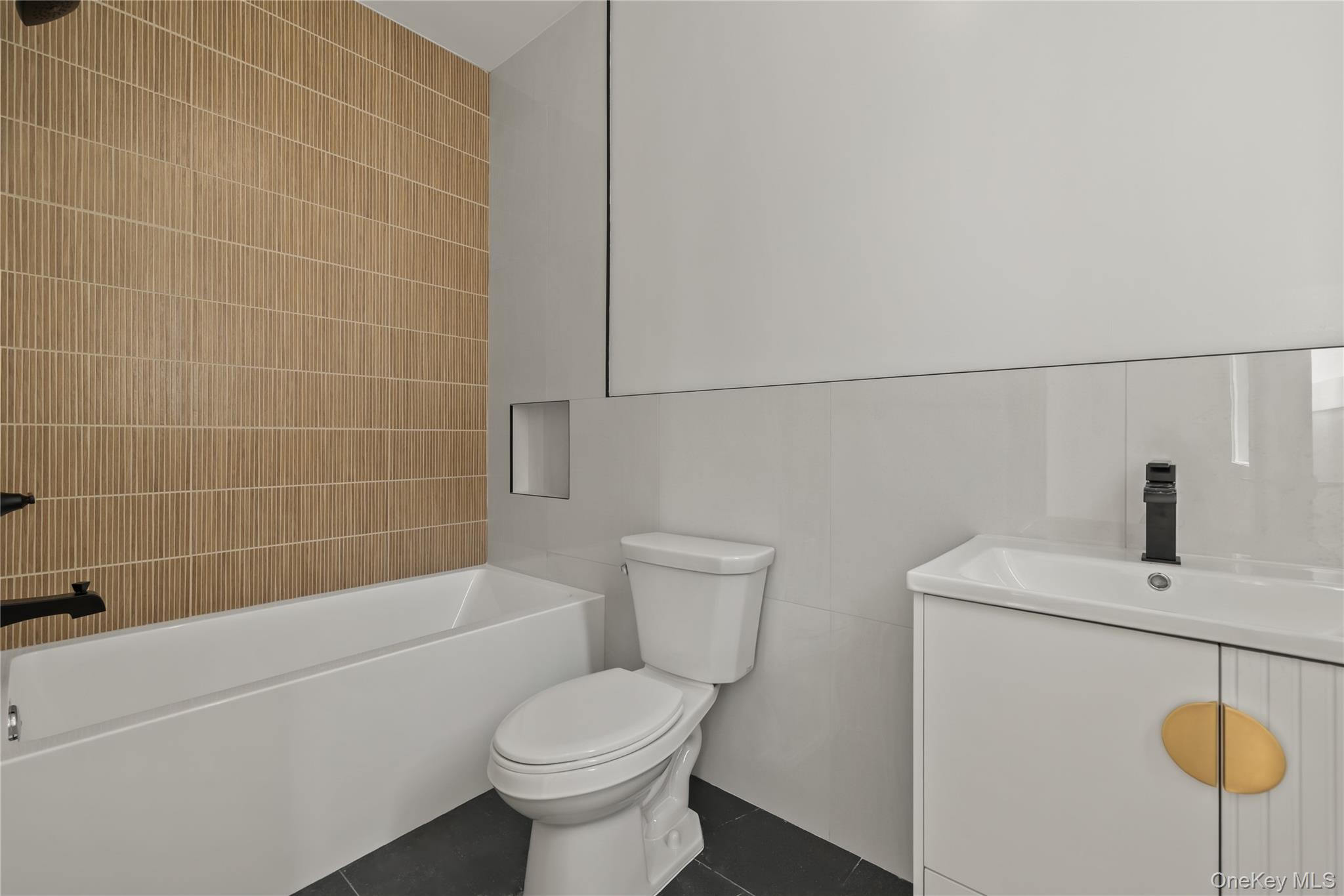 48 Noyes Avenue 201 Property Photo 39
