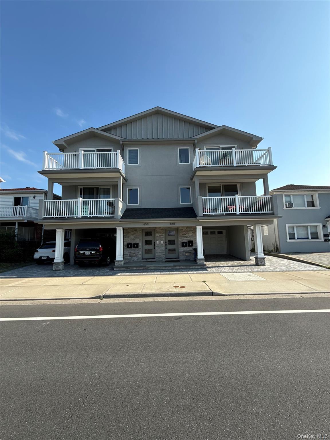 648 E Broadway Property Photo 1