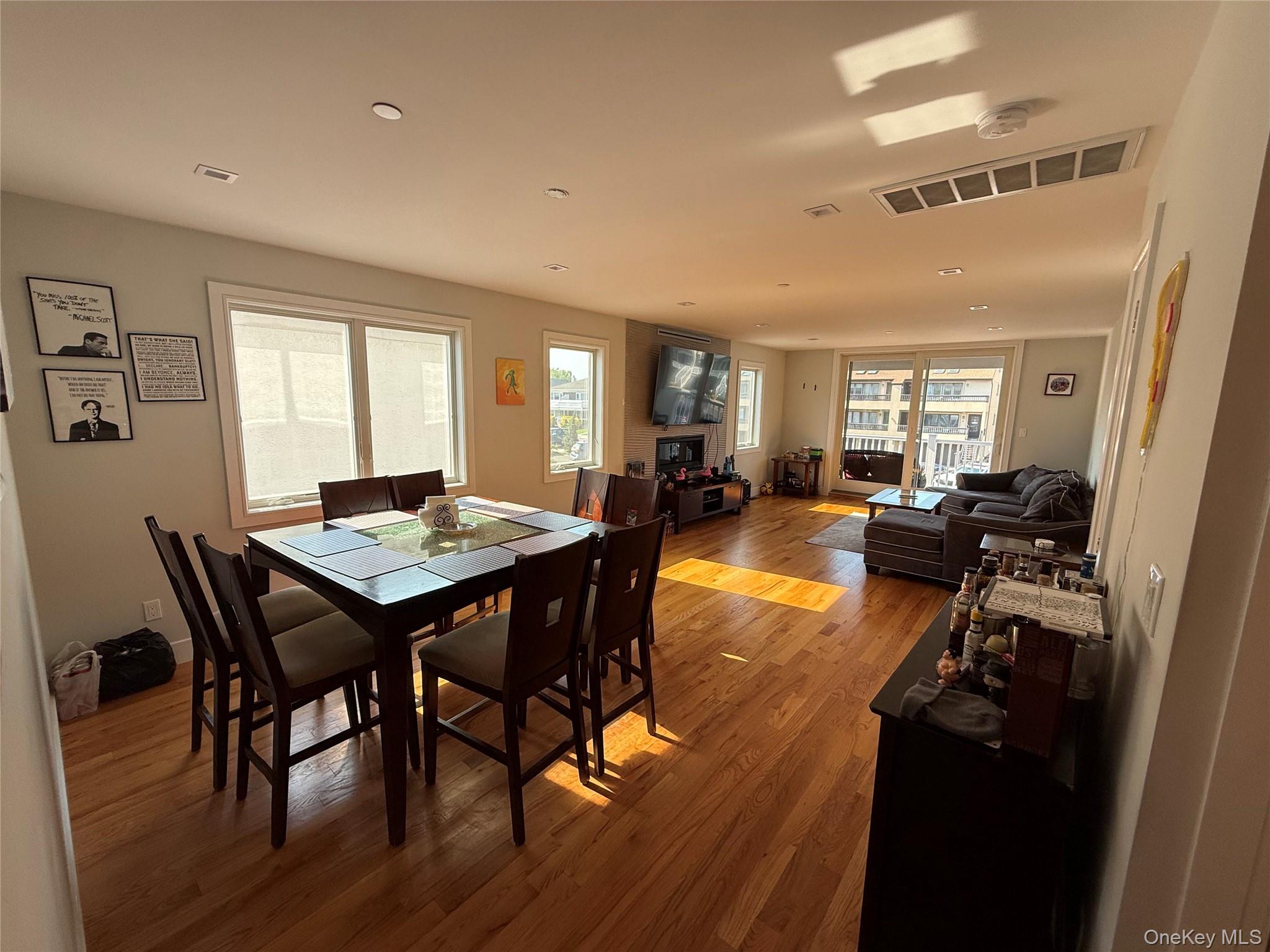 648 E Broadway Property Photo 4