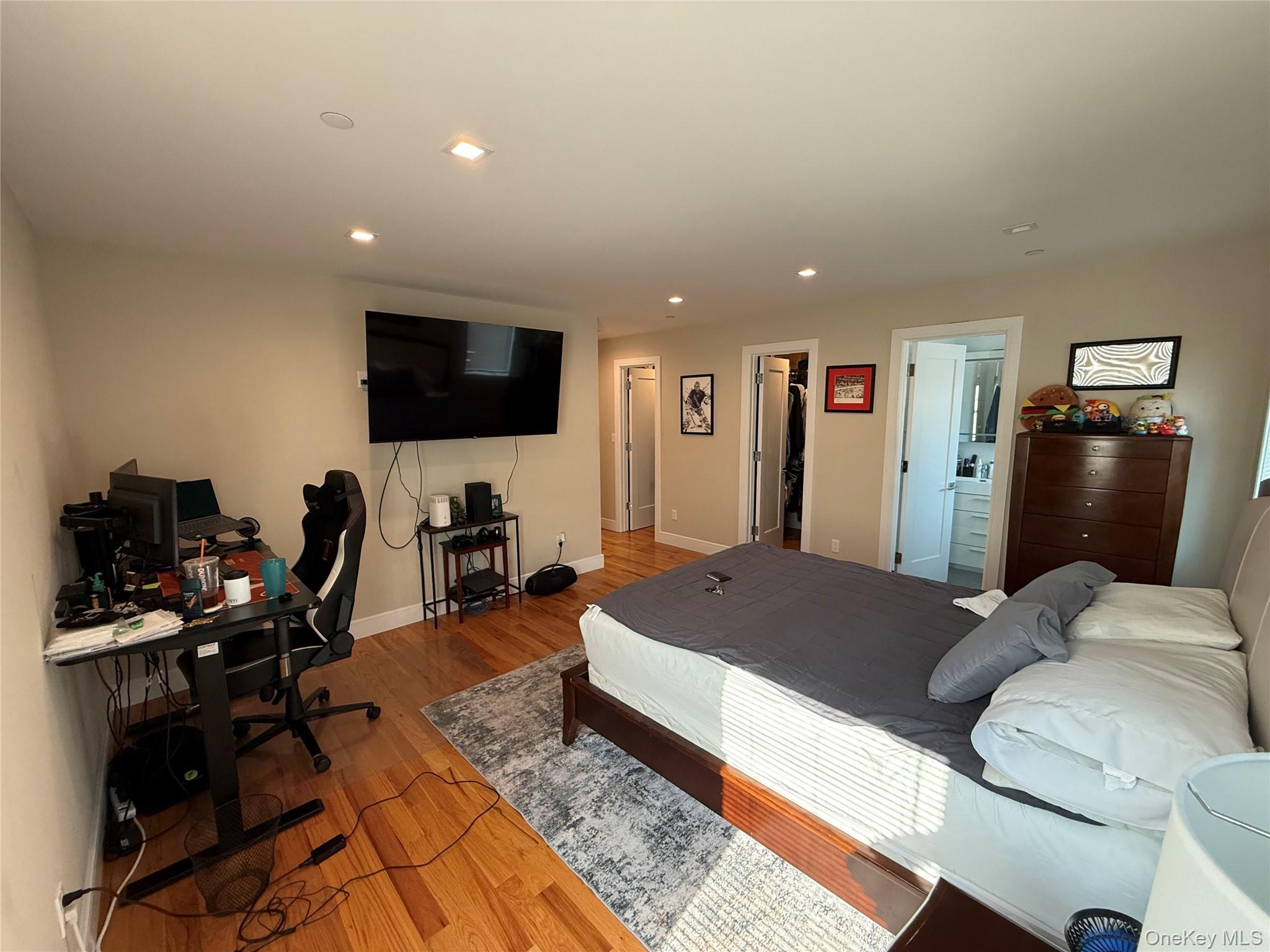 648 E Broadway Property Photo 12
