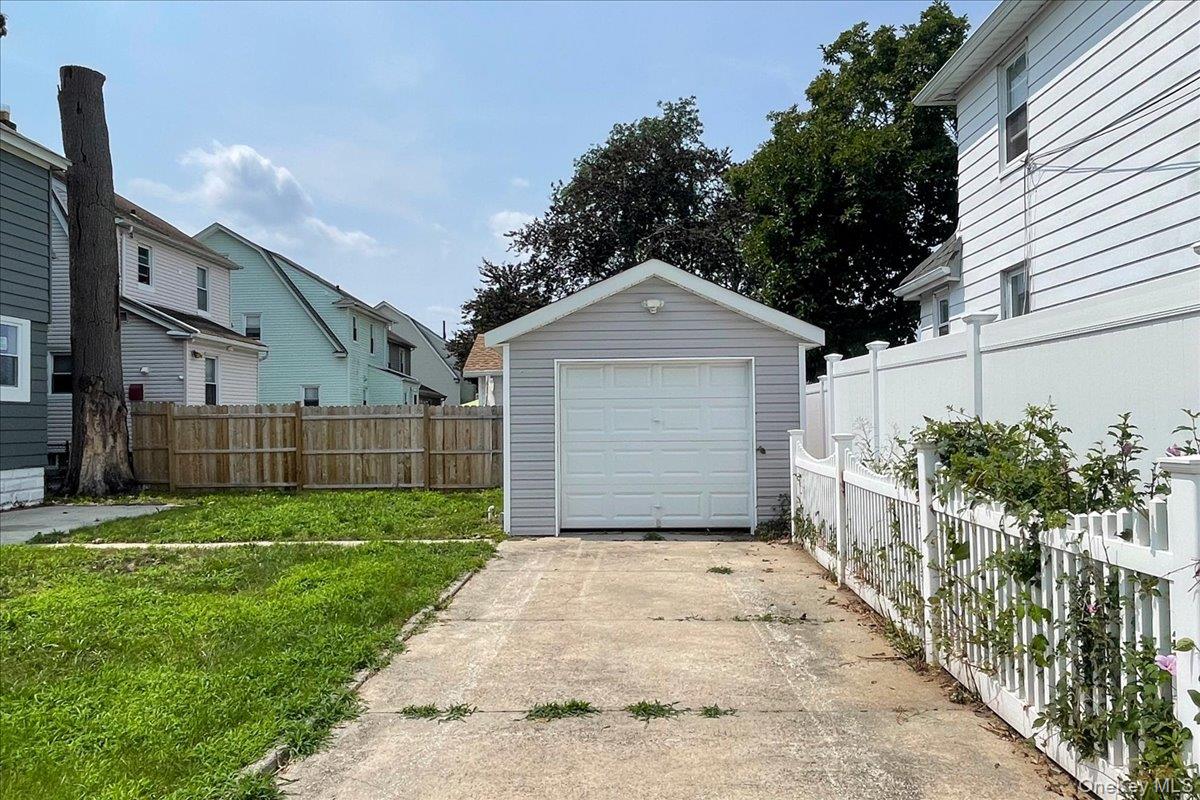 17 Sapir Street Property Photo 22