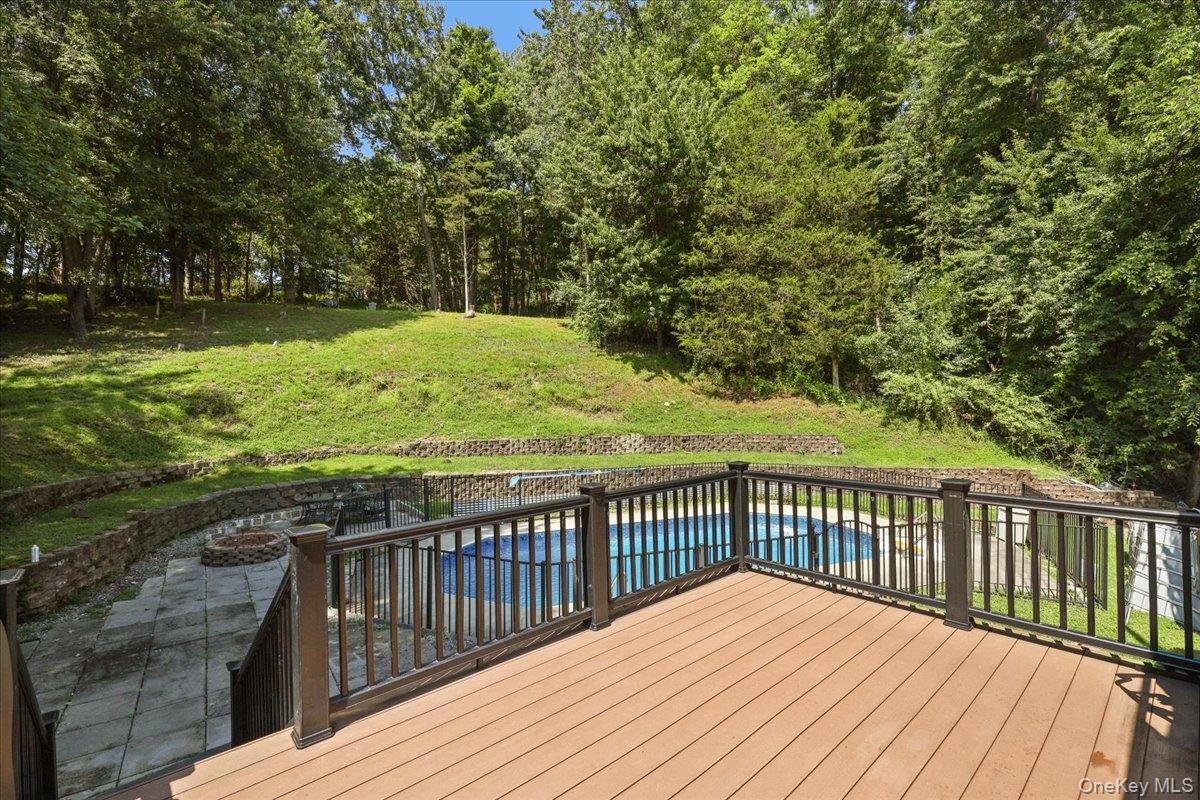 131 Lake Road Property Photo 11