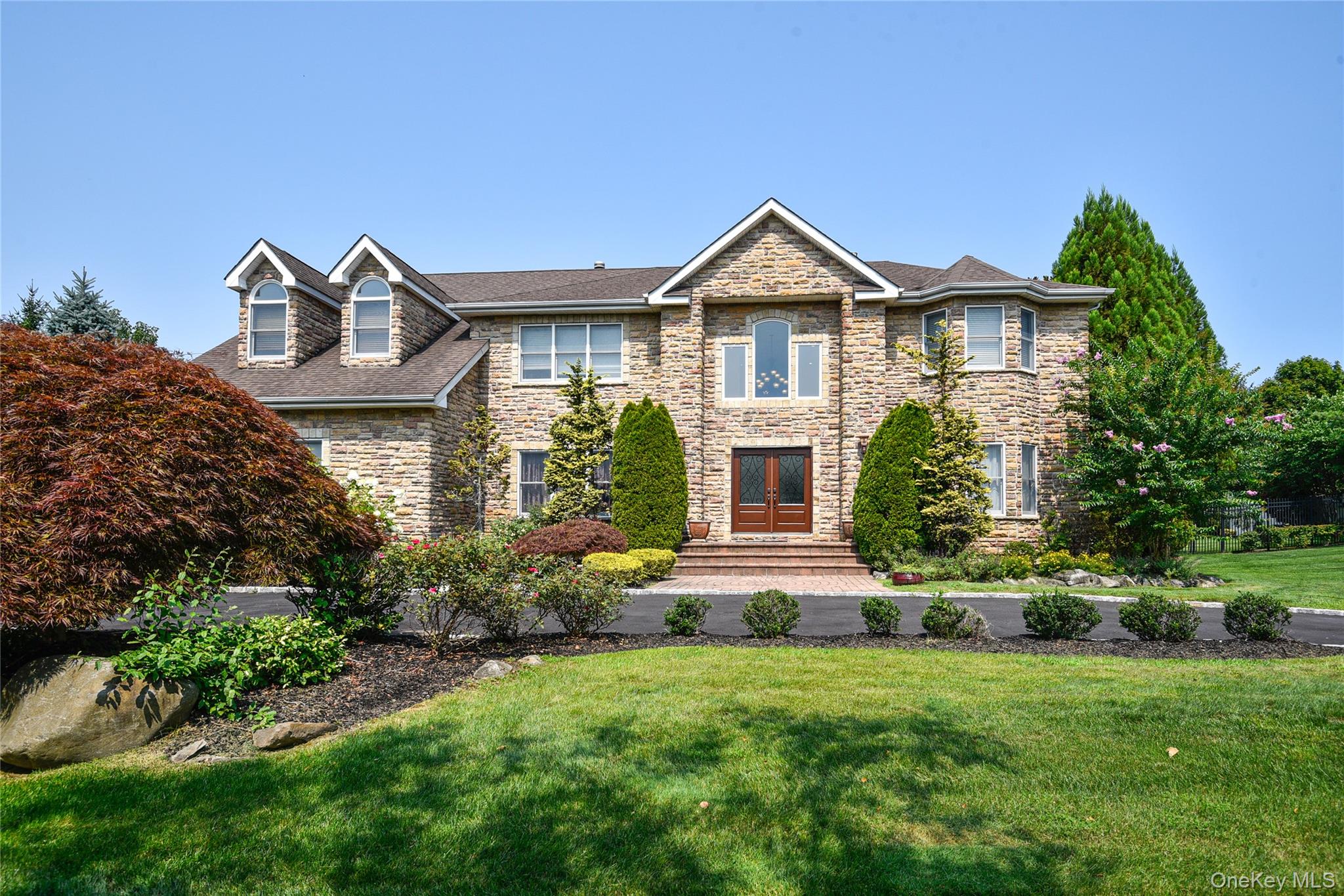 5 Home Court Property Photo 1