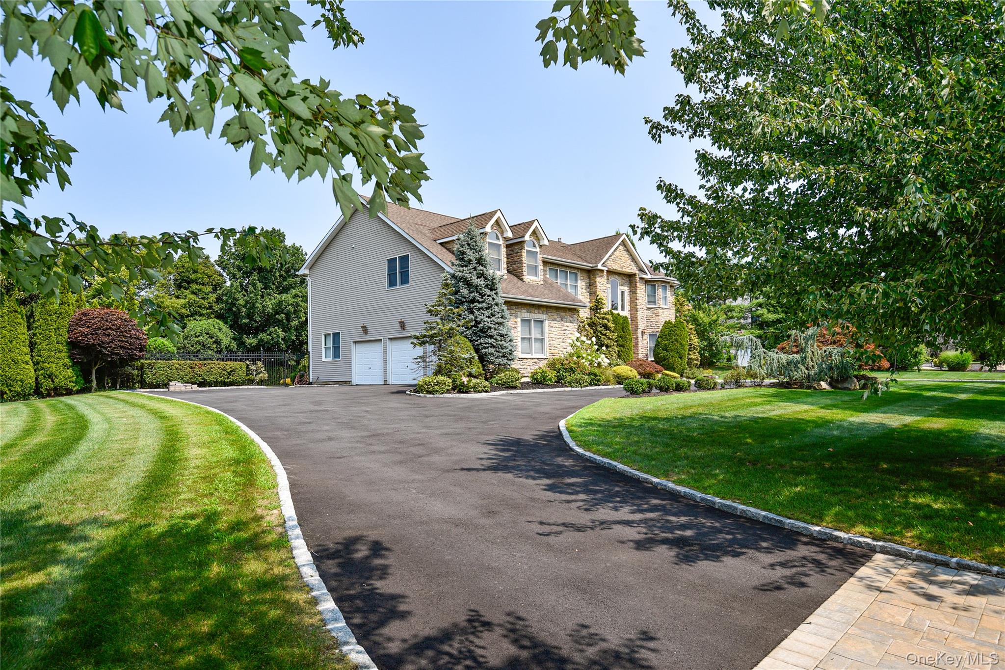 5 Home Court Property Photo 3