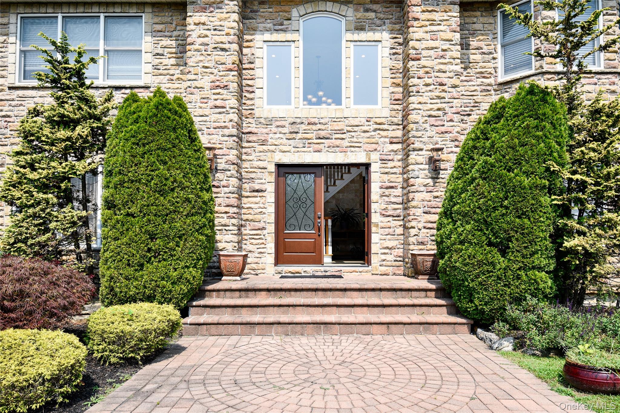 5 Home Court Property Photo 6