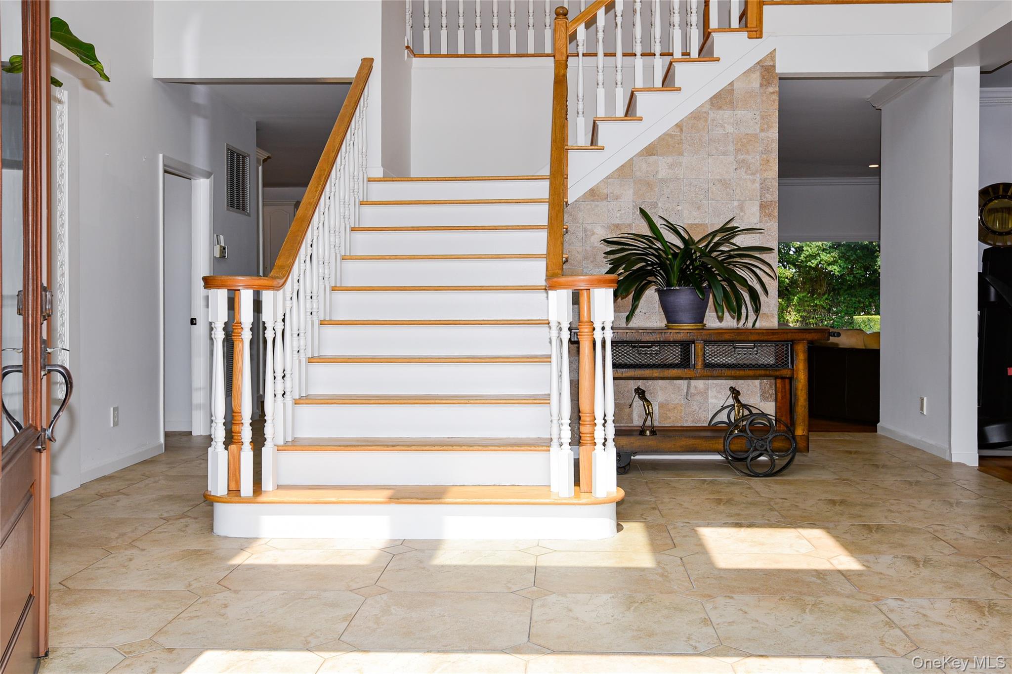 5 Home Court Property Photo 7