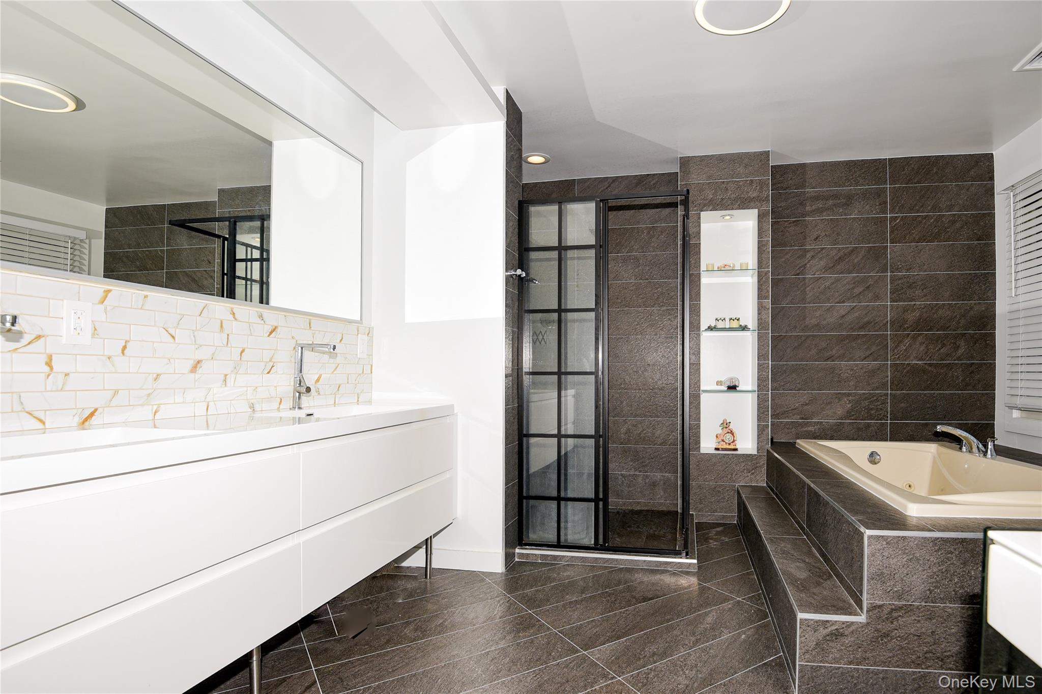5 Home Court Property Photo 26