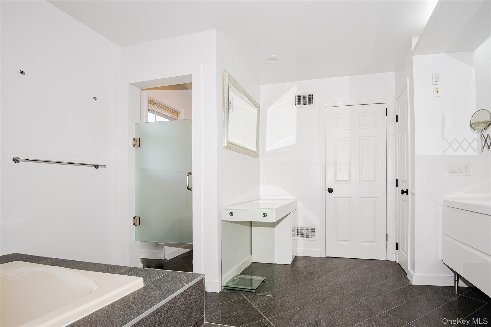 5 Home Court Property Photo 29