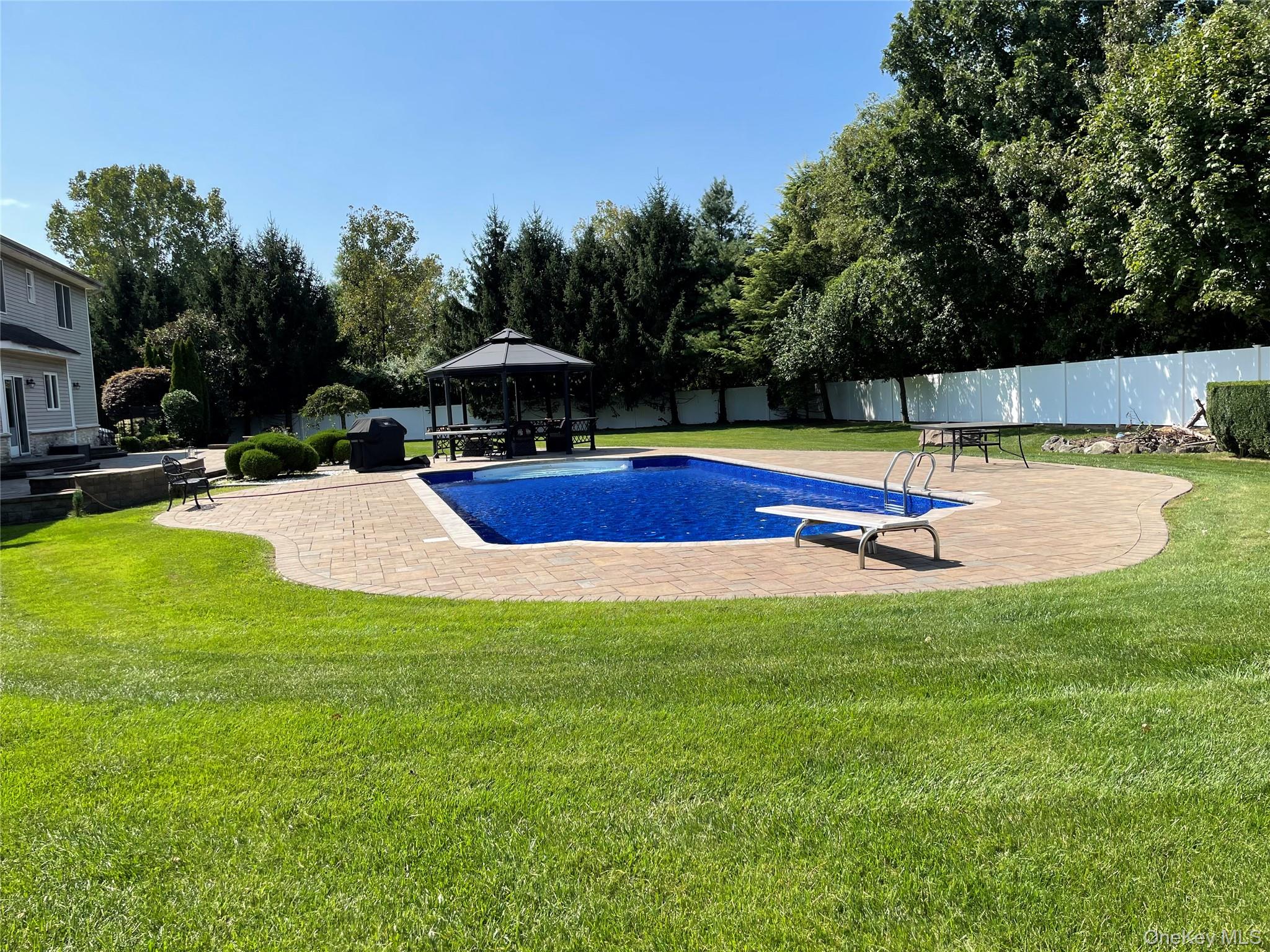 5 Home Court Property Photo 40
