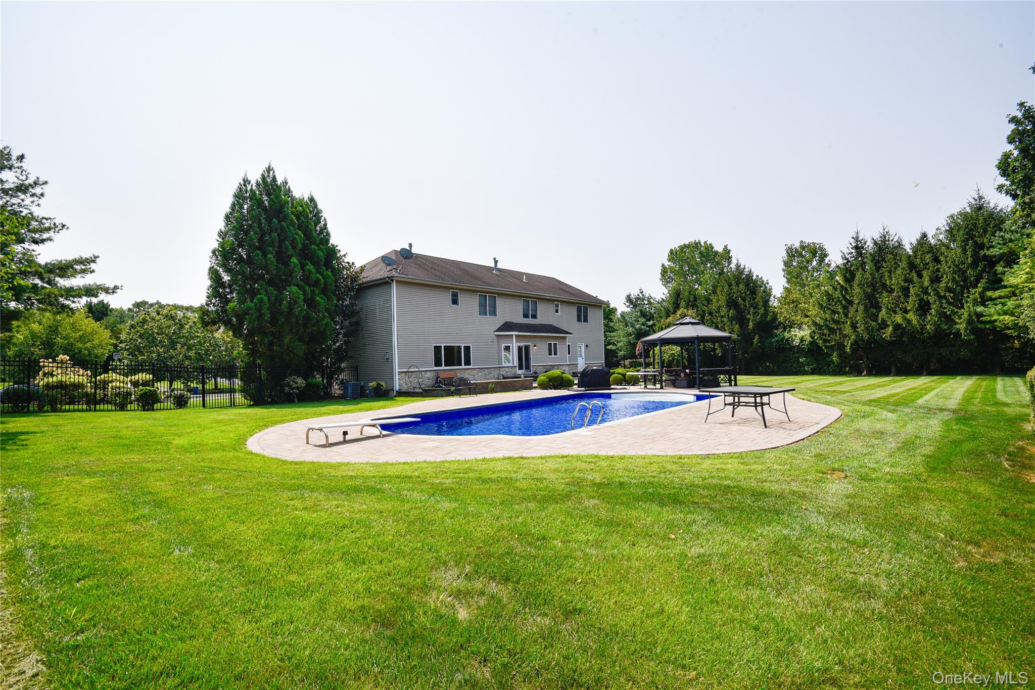 5 Home Court Property Photo 42