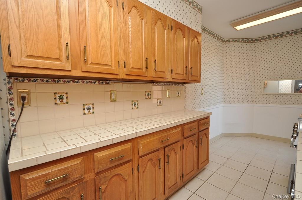 491 Riverdale Avenue 5a Property Photo 15