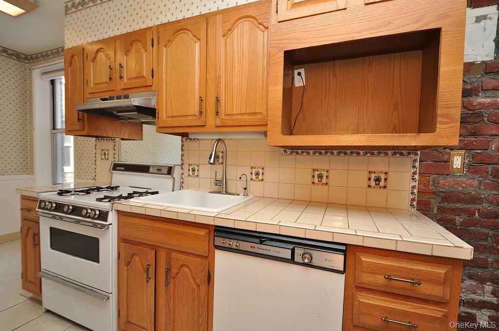 491 Riverdale Avenue 5a Property Photo 16