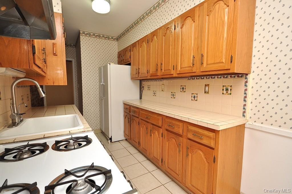 491 Riverdale Avenue 5a Property Photo 17