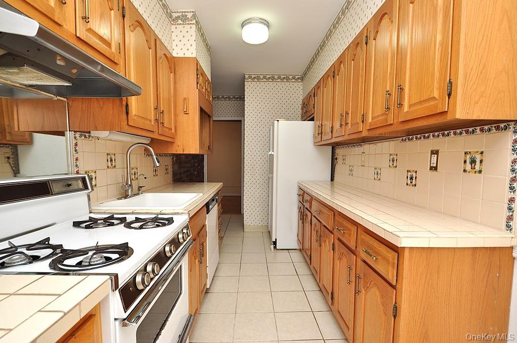 491 Riverdale Avenue 5a Property Photo 20