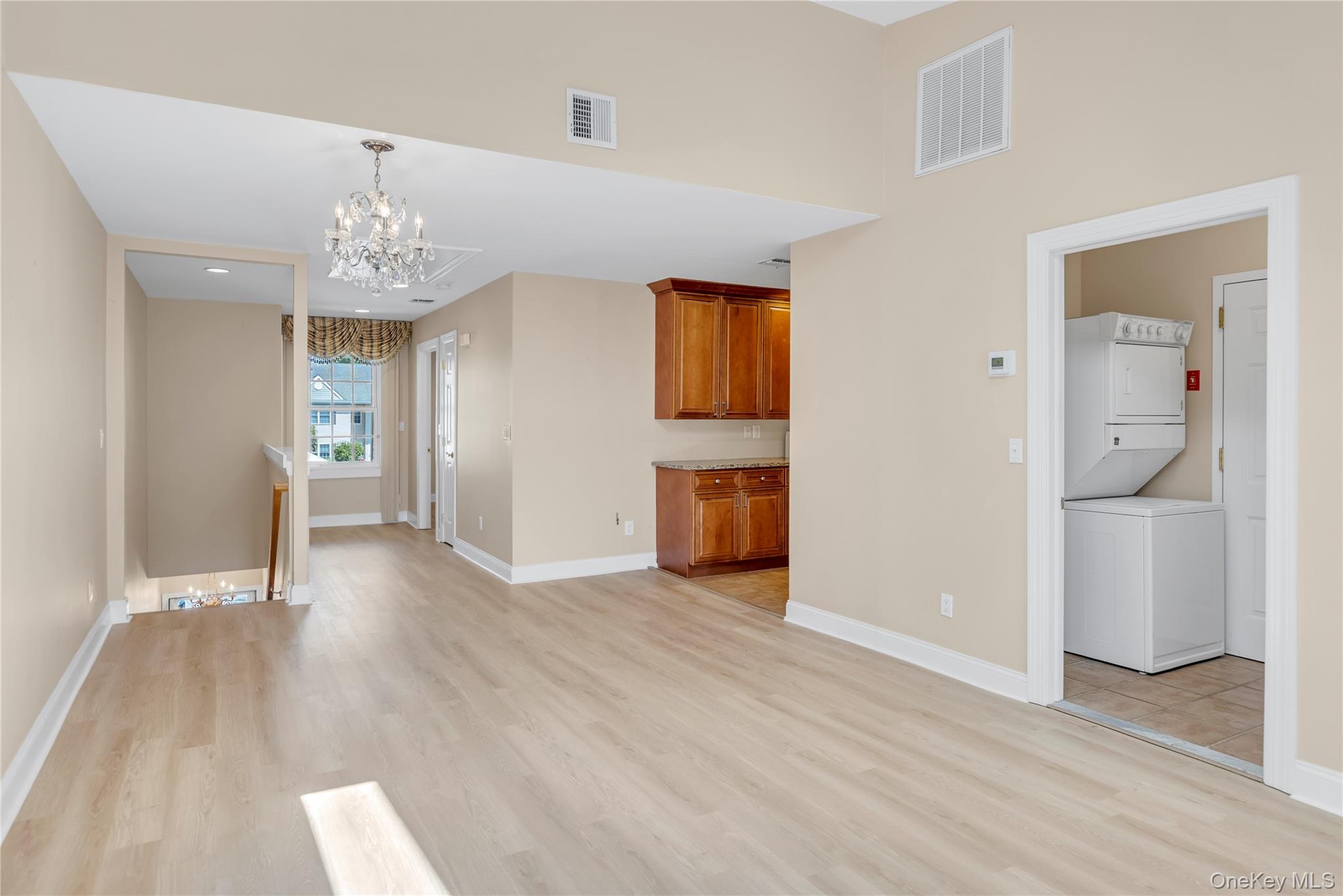 1118 Savoy Drive Property Photo 4