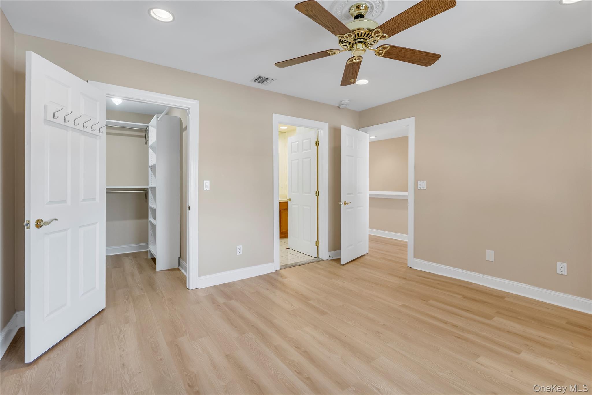 1118 Savoy Drive Property Photo 8