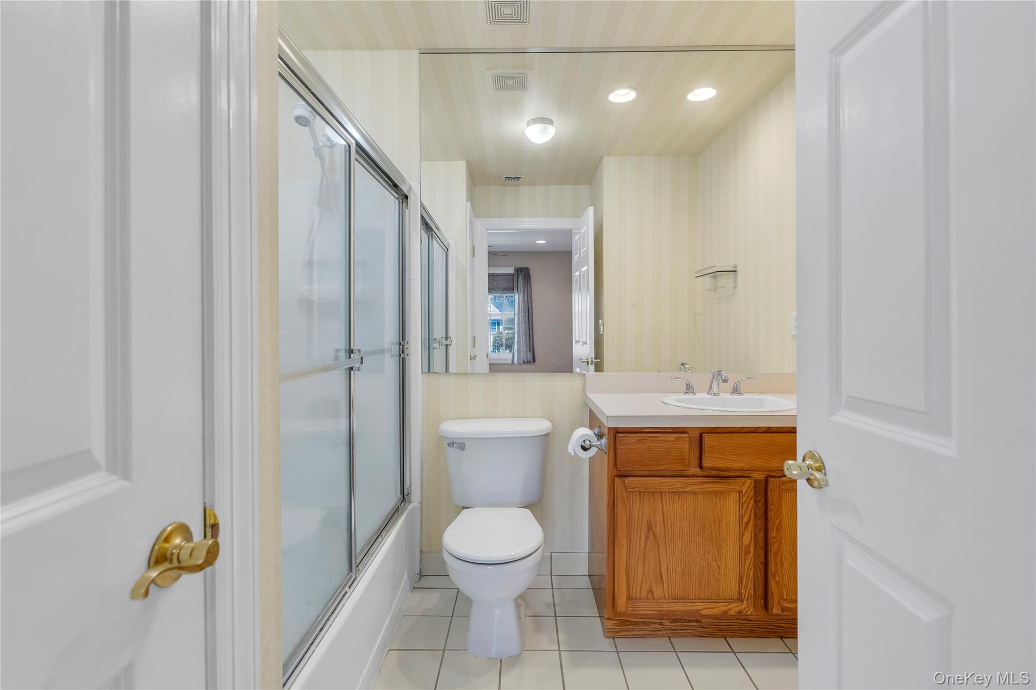 1118 Savoy Drive Property Photo 9