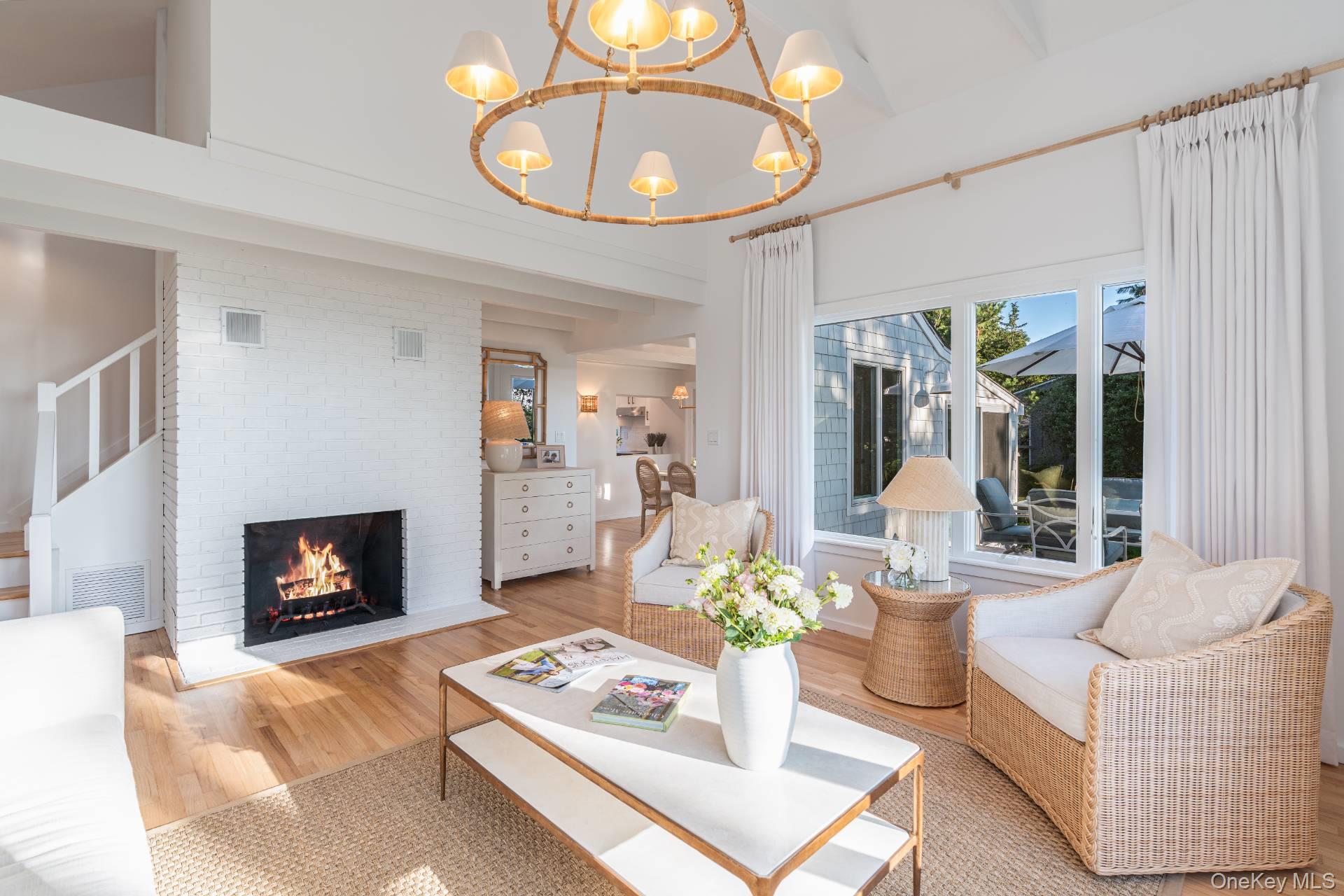 380 The Strand Property Photo 14
