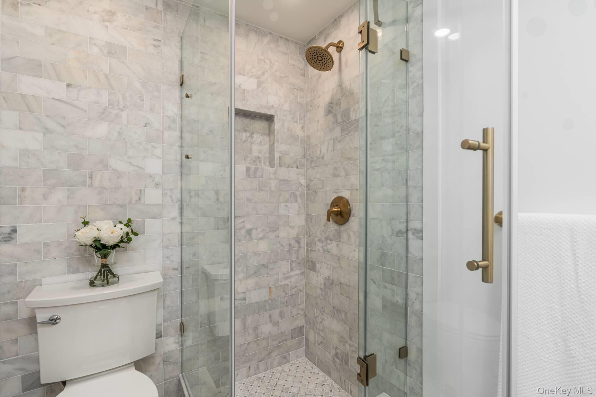 380 The Strand Property Photo 23
