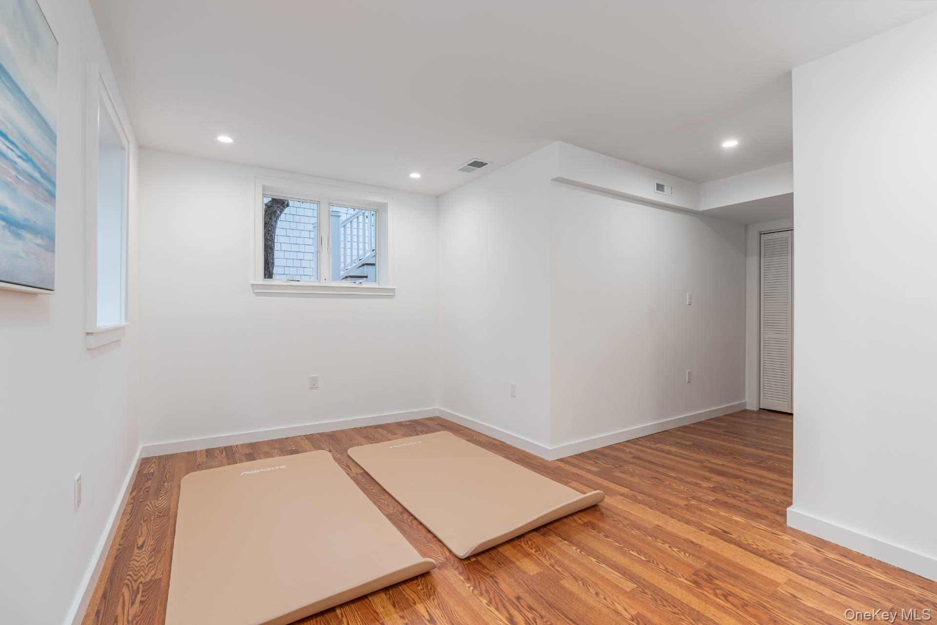 380 The Strand Property Photo 27
