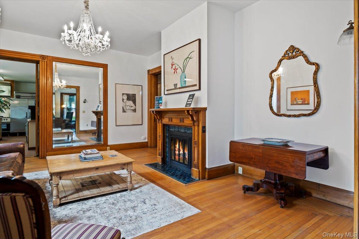 605 N. Broadway Property Photo 8