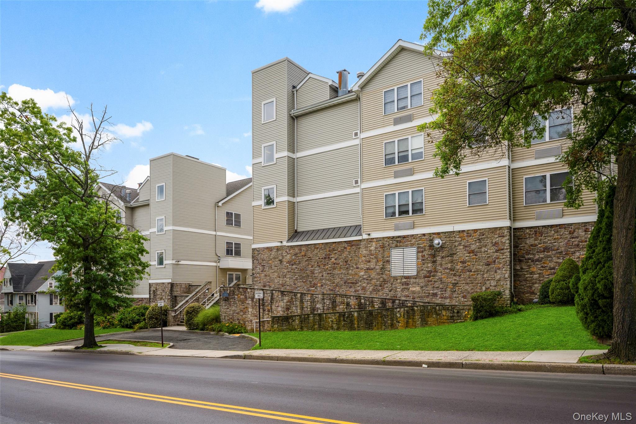 342 Westchester Avenue 25E Property Photo 1