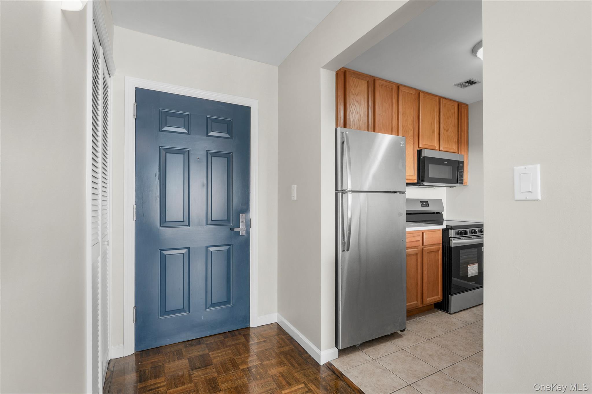 342 Westchester Avenue 25e Property Photo 6