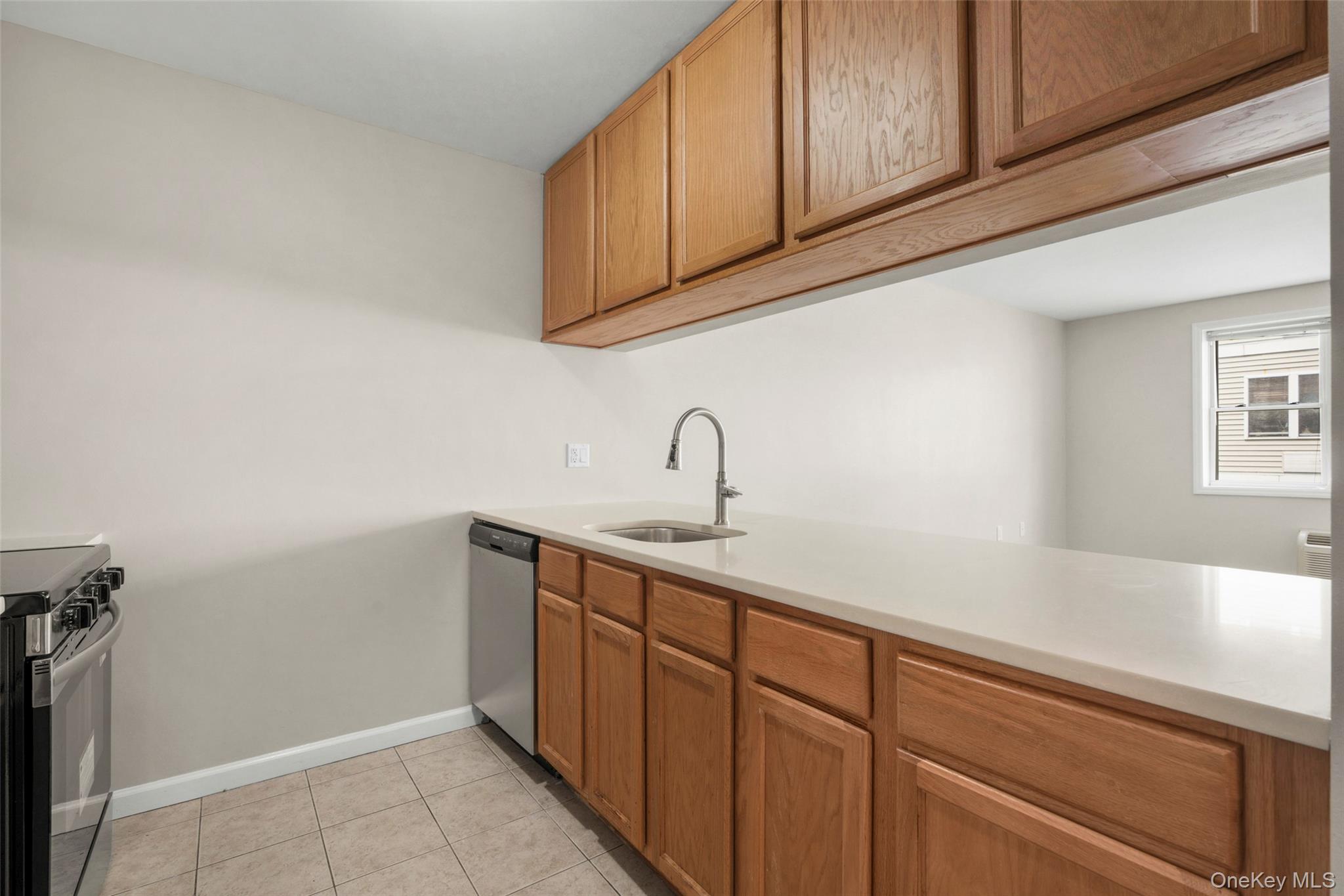 342 Westchester Avenue 25e Property Photo 11