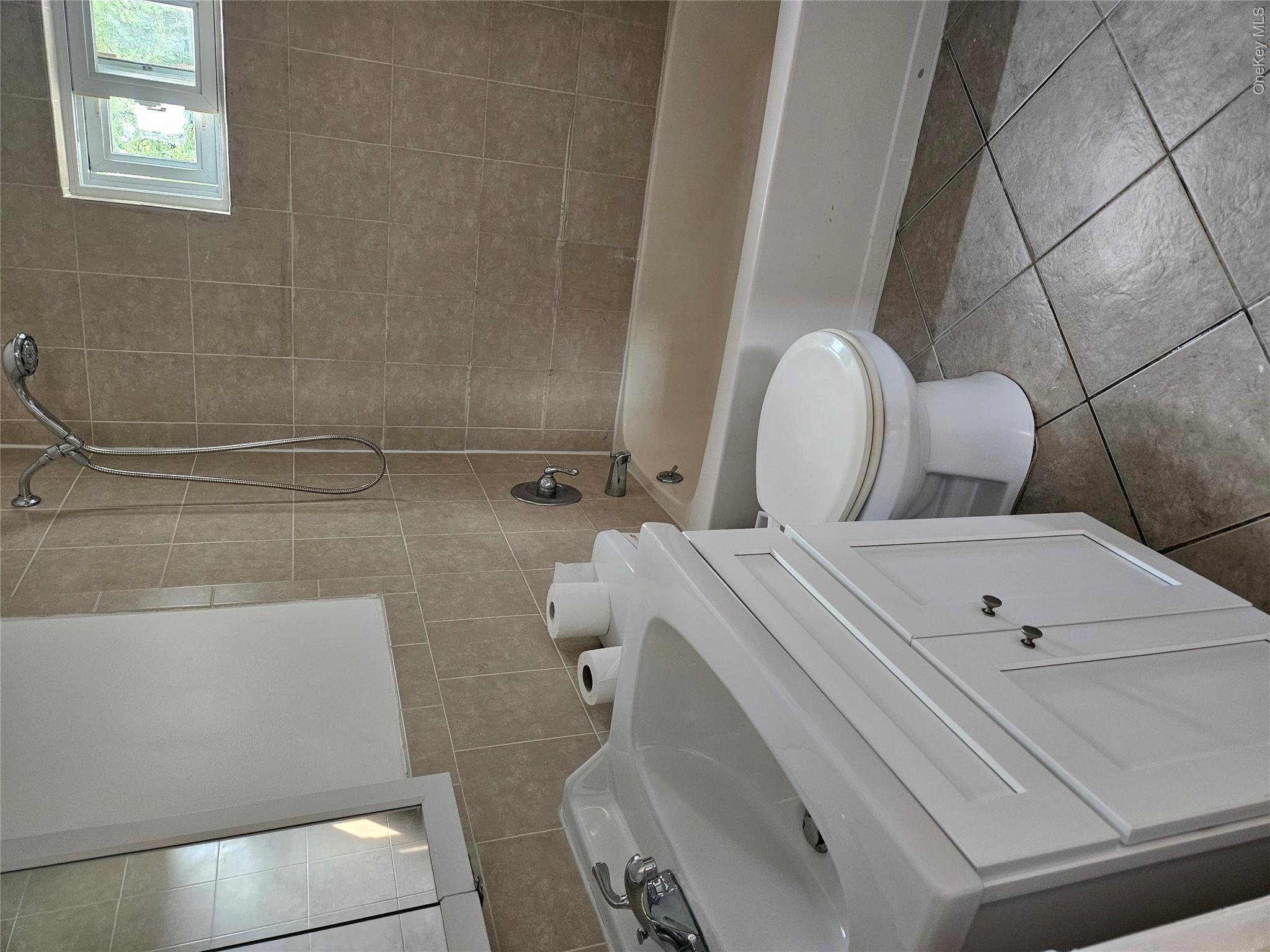 14424 223rd Street Property Photo 3