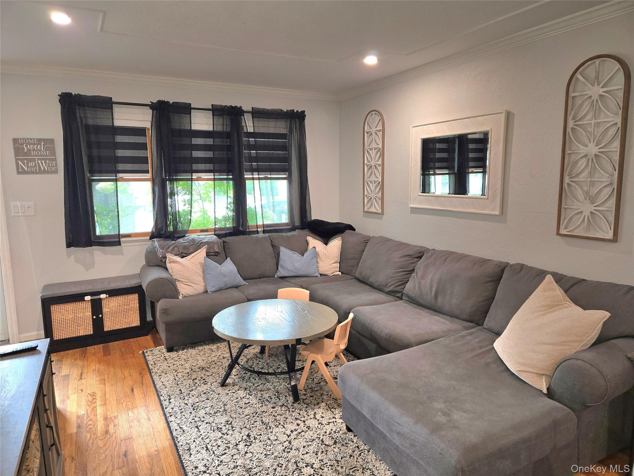 9 Runyon Street Property Photo 6