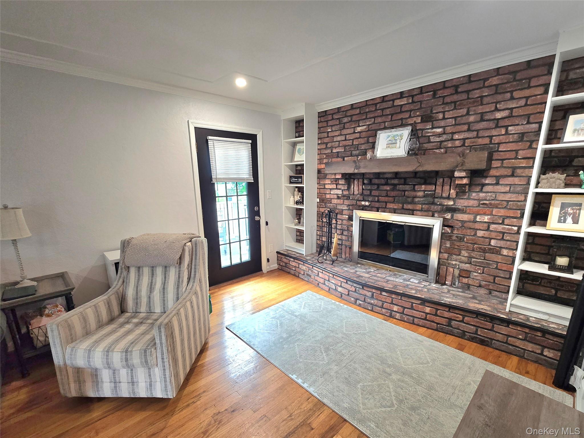 9 Runyon Street Property Photo 8