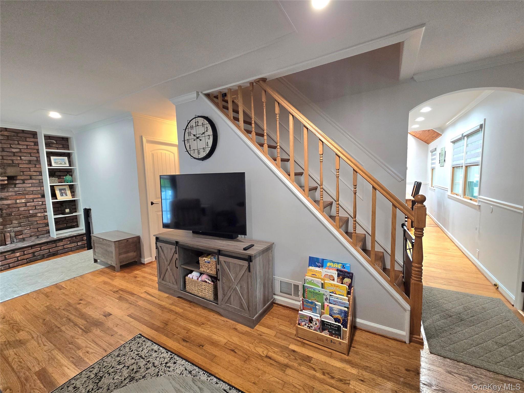 9 Runyon Street Property Photo 11