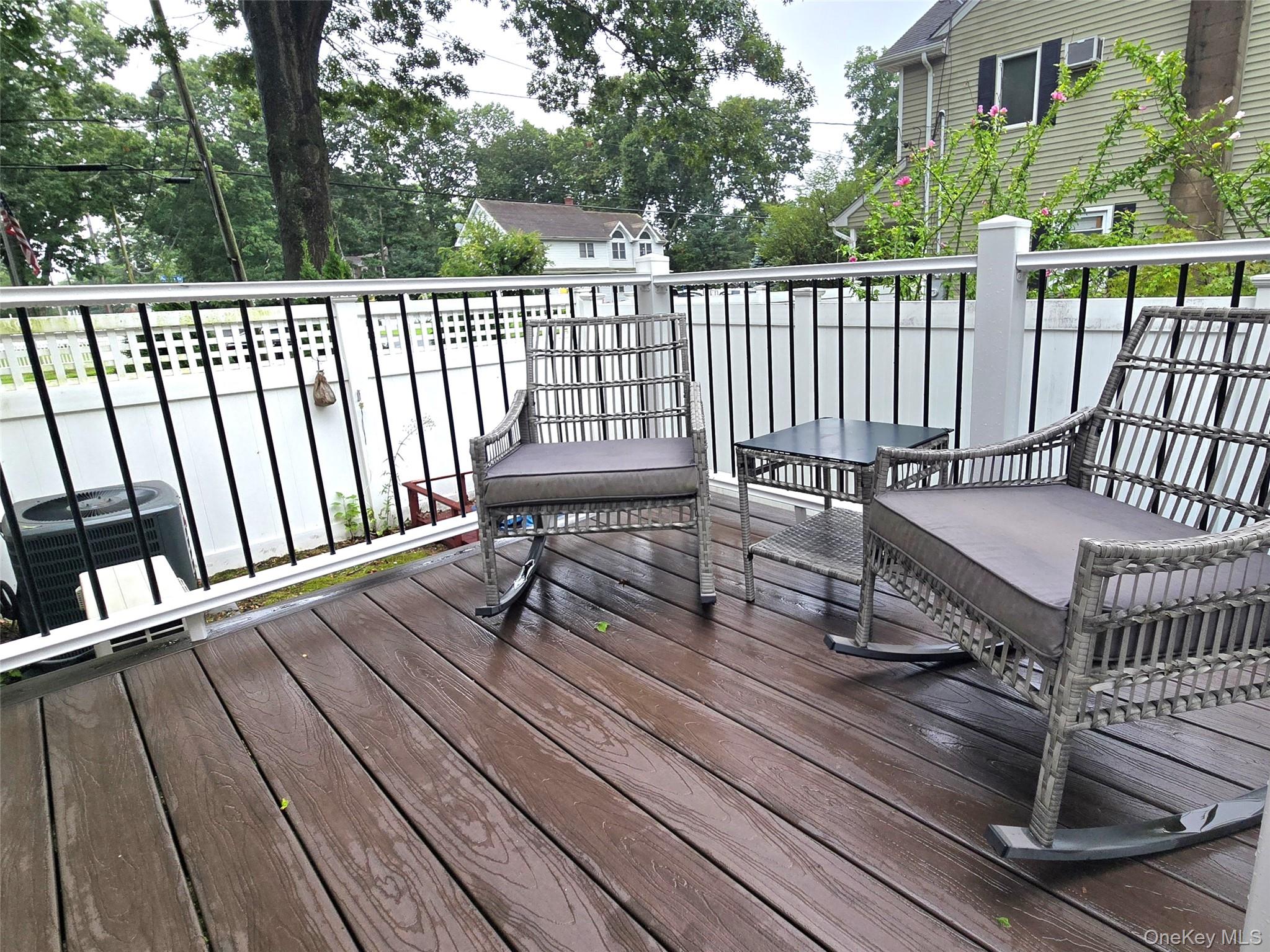 9 Runyon Street Property Photo 12