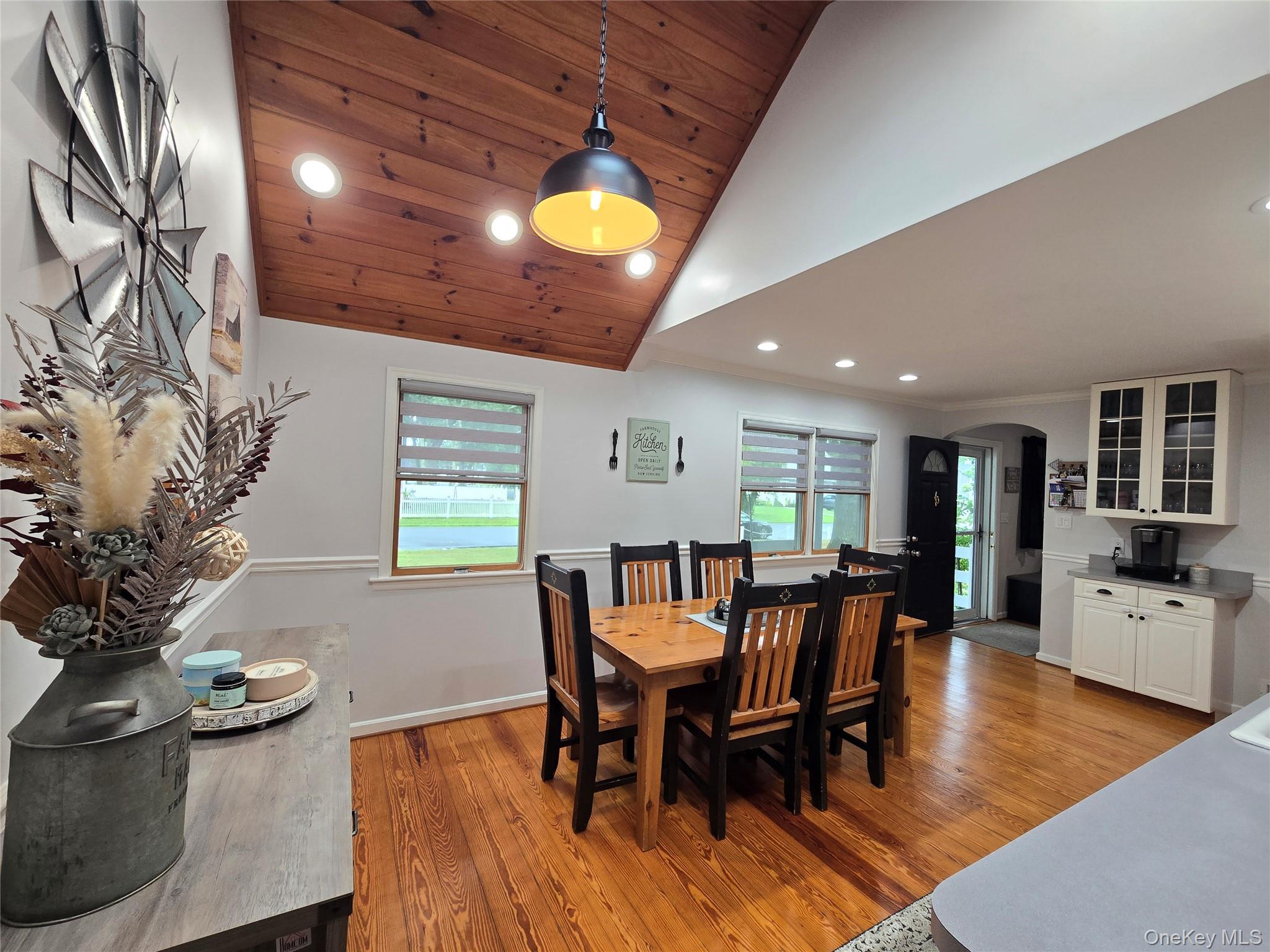9 Runyon Street Property Photo 15