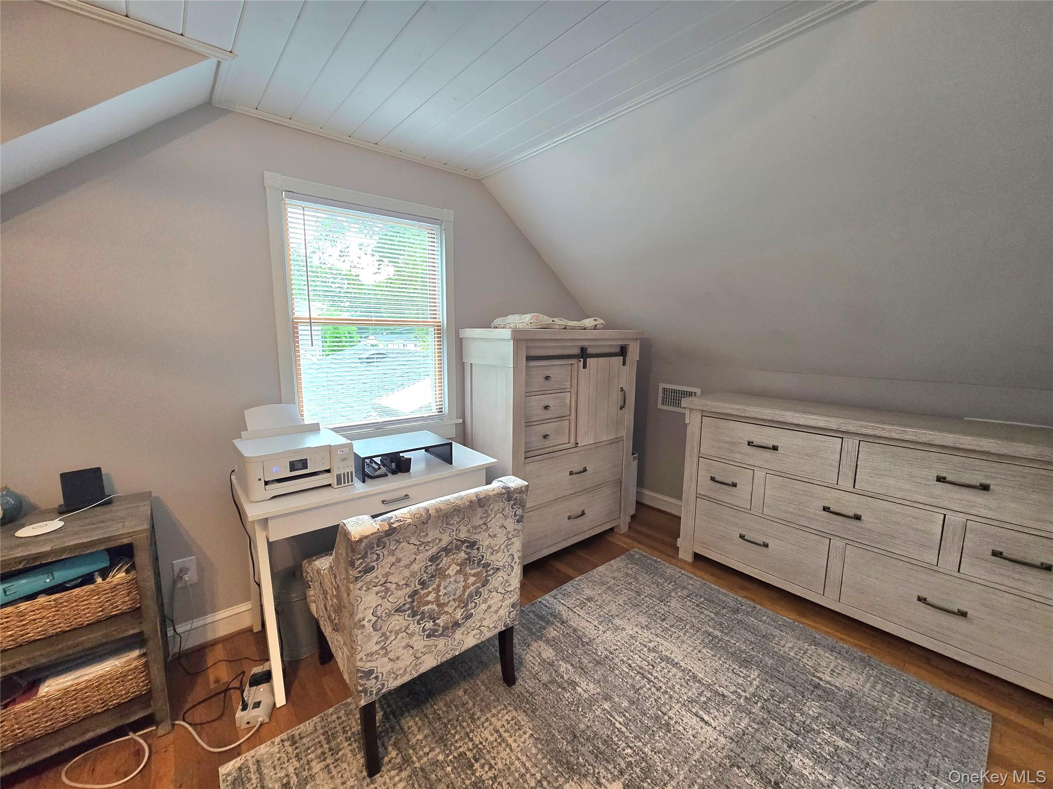 9 Runyon Street Property Photo 28