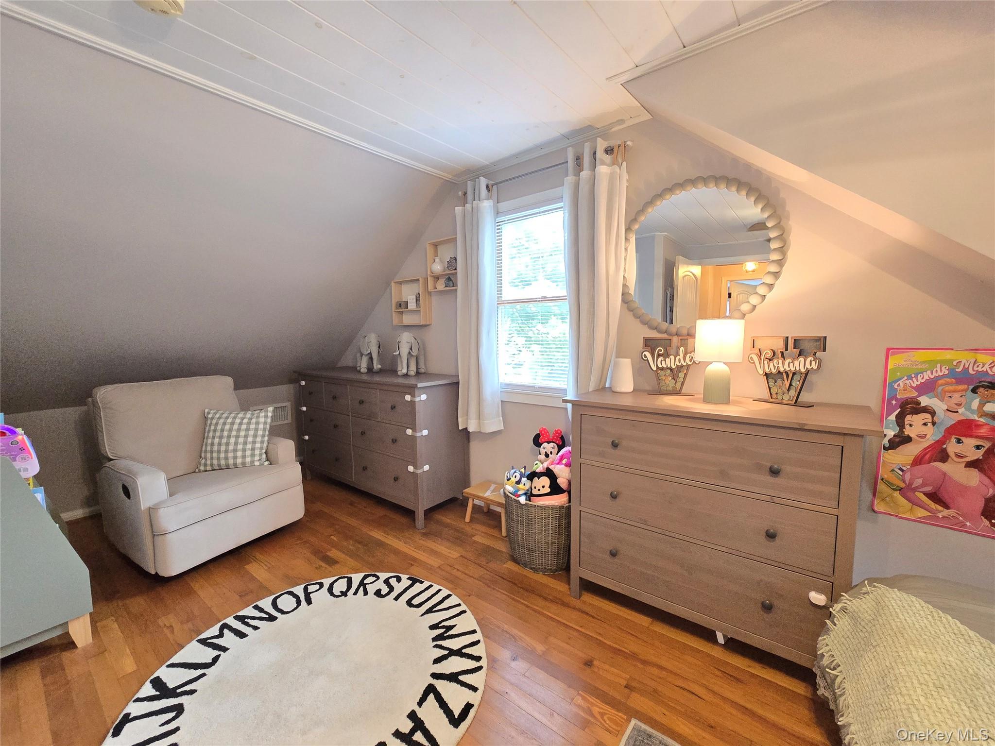 9 Runyon Street Property Photo 33