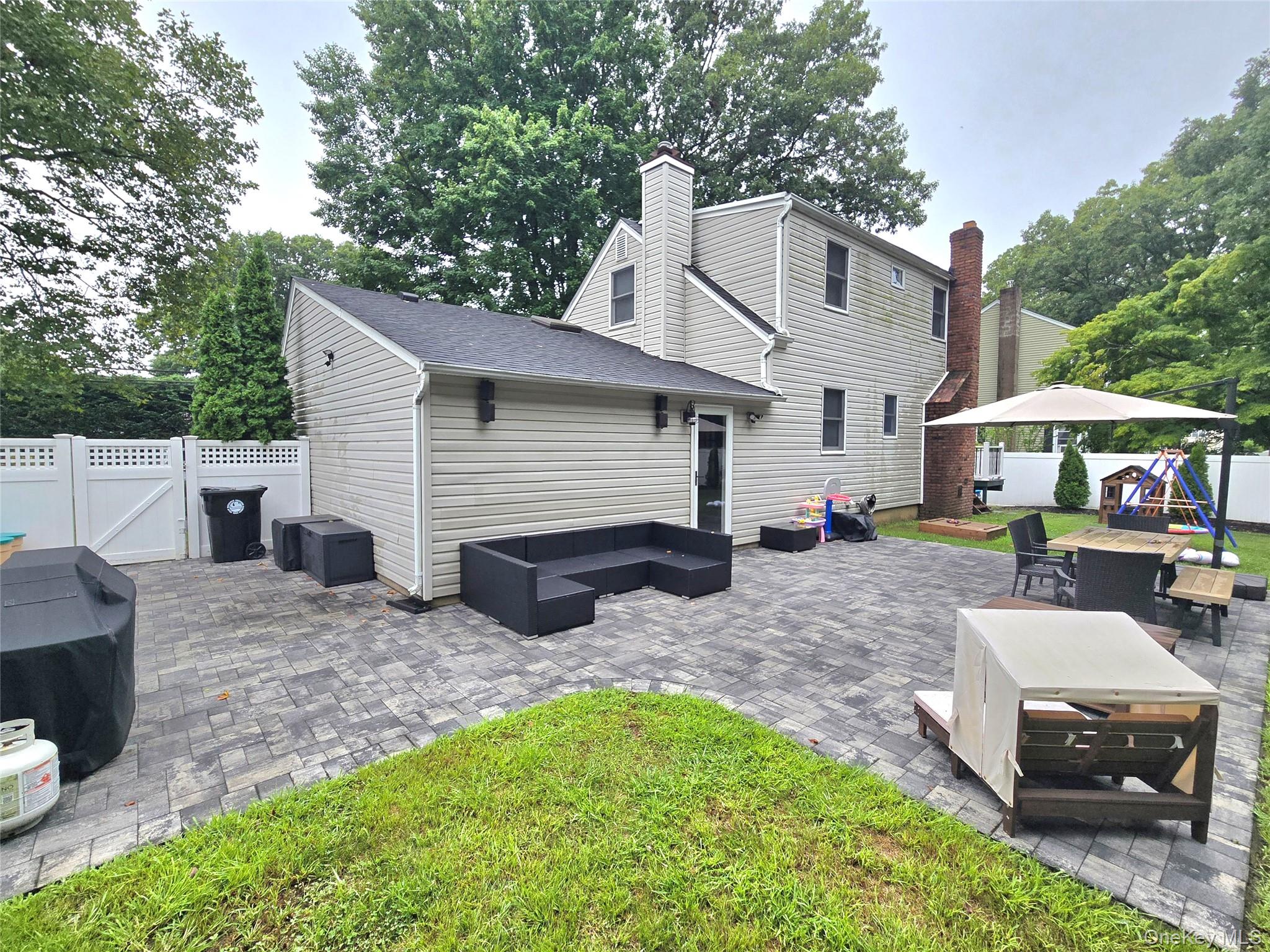 9 Runyon Street Property Photo 37