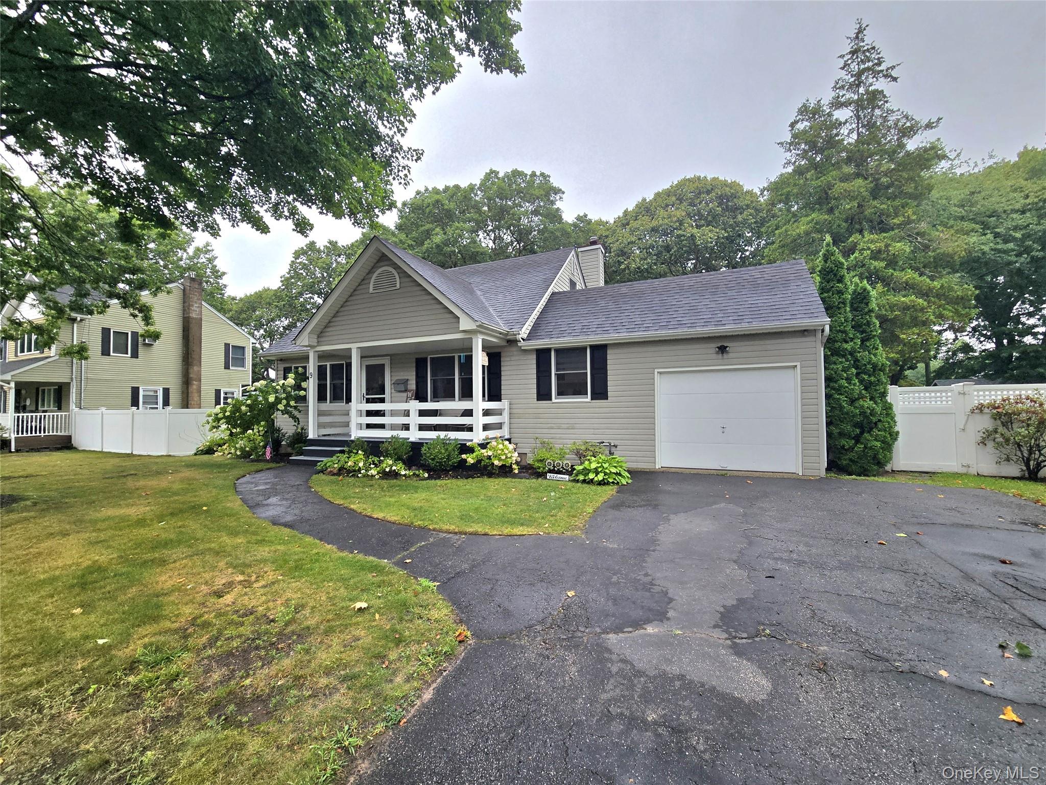 9 Runyon Street Property Photo 42