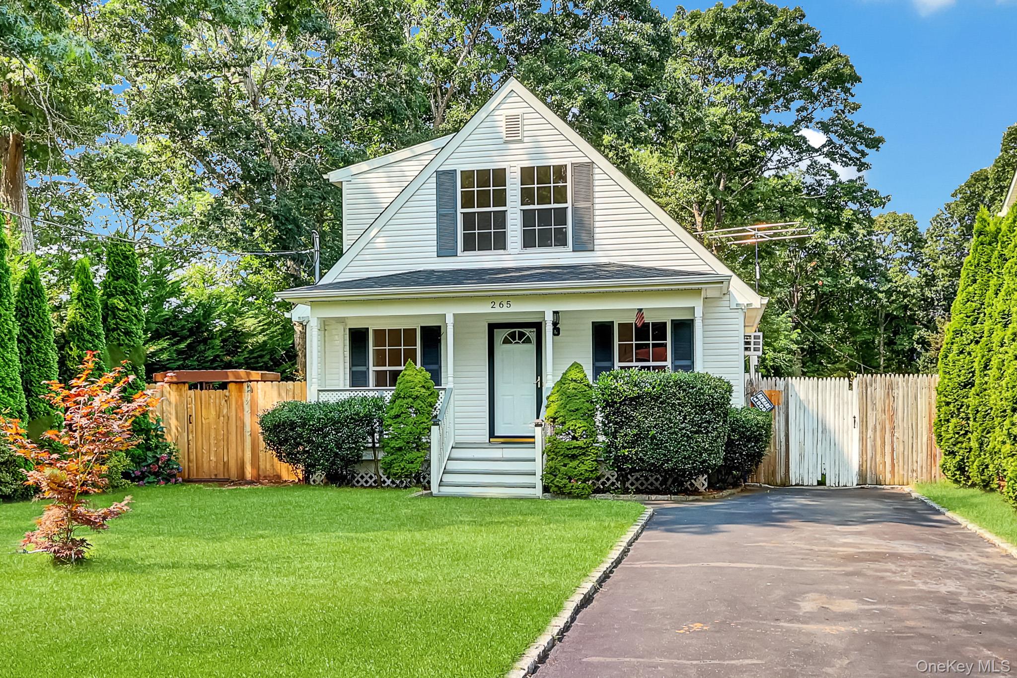 265 Forrest Avenue Property Photo 3