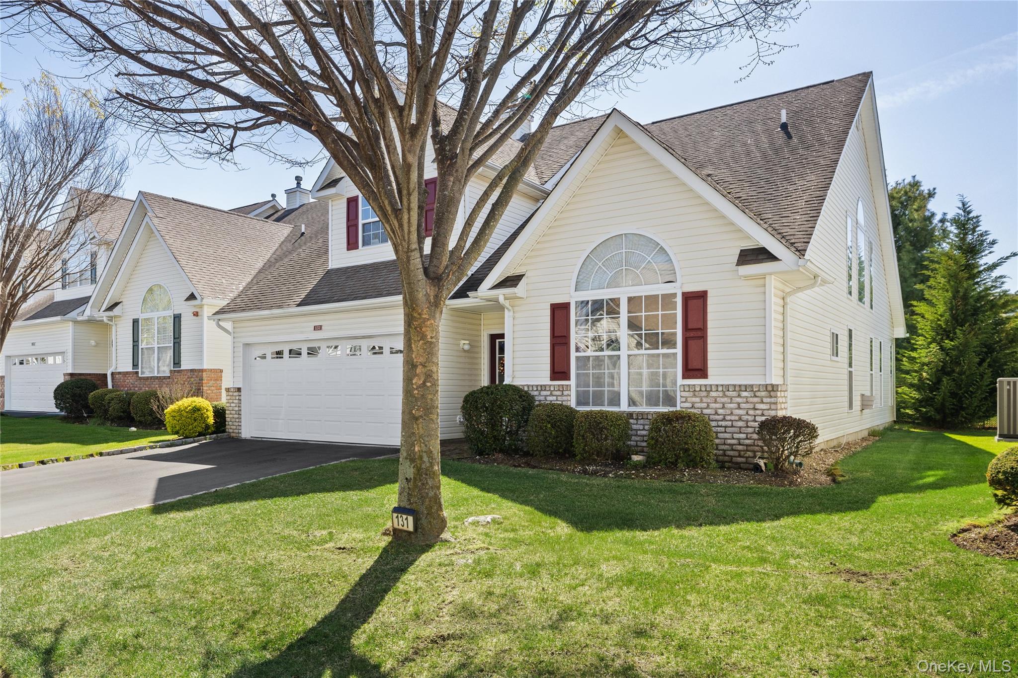 131 Constantine Way Property Photo 3