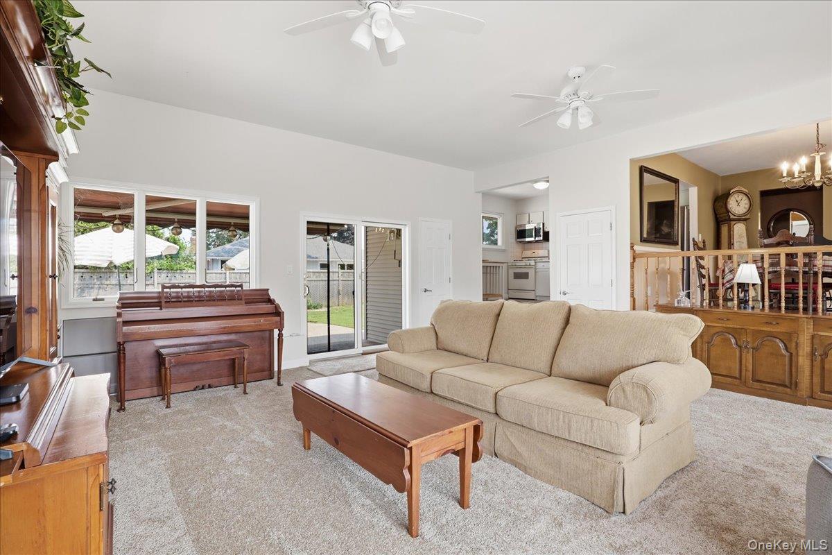 2 6th Avenue Property Photo 6